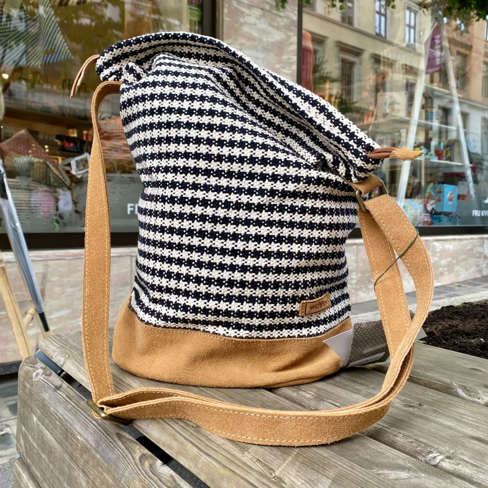 Woven Strikkebag/skulderveske - selvstående - Sort & hvit hundetann