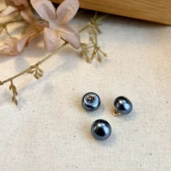 Luksusperle med hempe - 10 mm Petroleumsblå (30 stk)